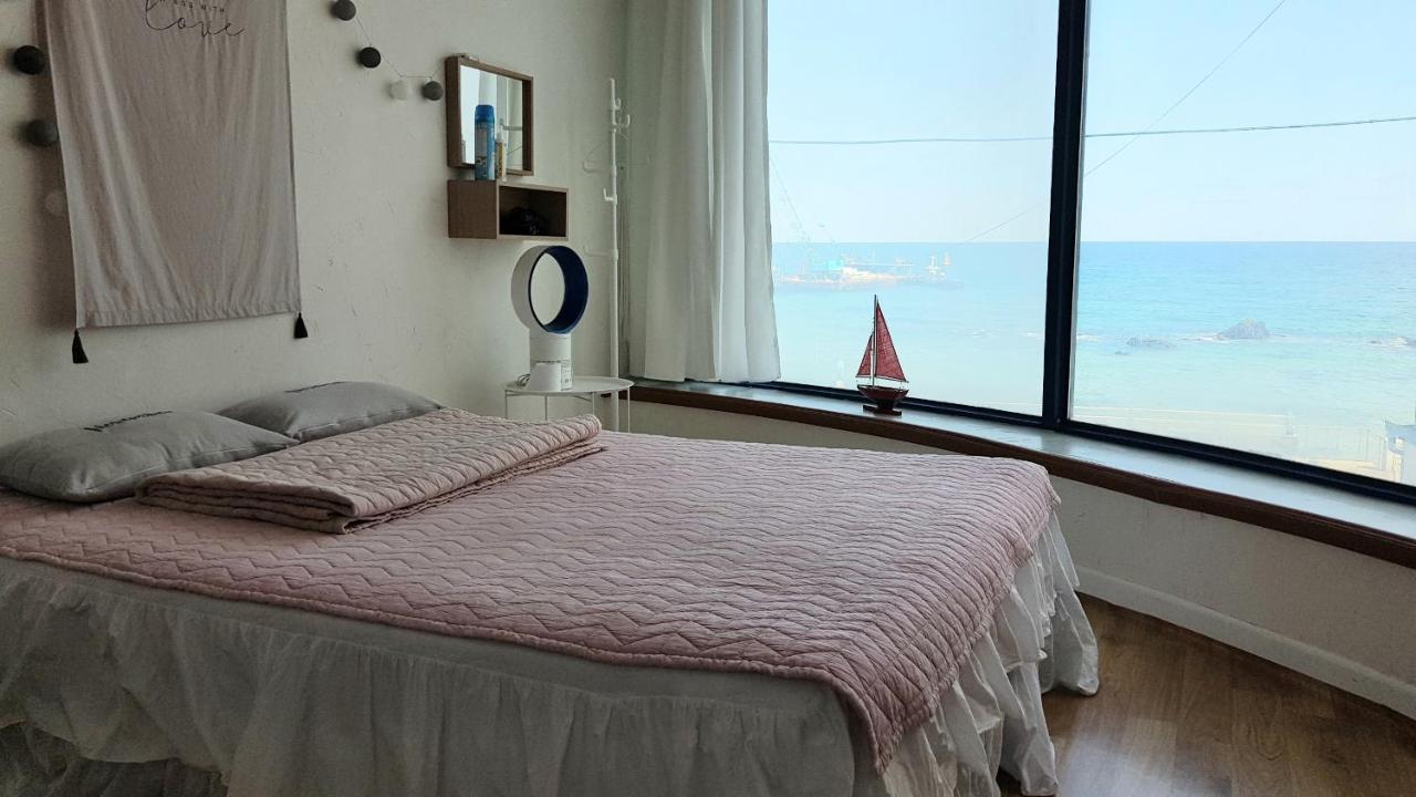 Seaside Sunrise Pension Тонхэ Номер фото