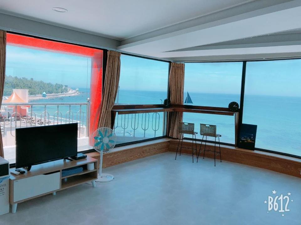 Seaside Sunrise Pension Тонхэ Номер фото